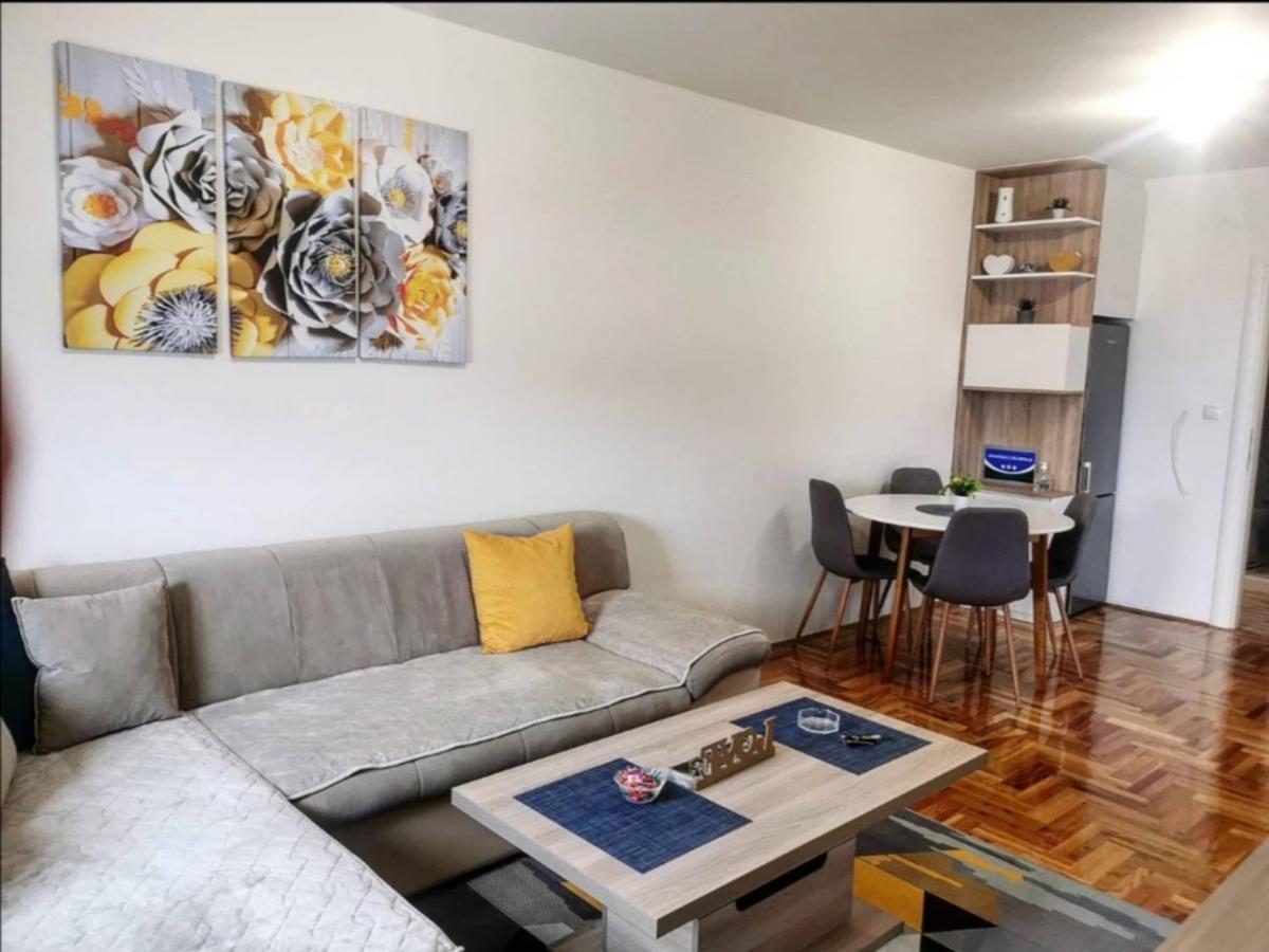 S&D Apartman Lukavica Exterior photo